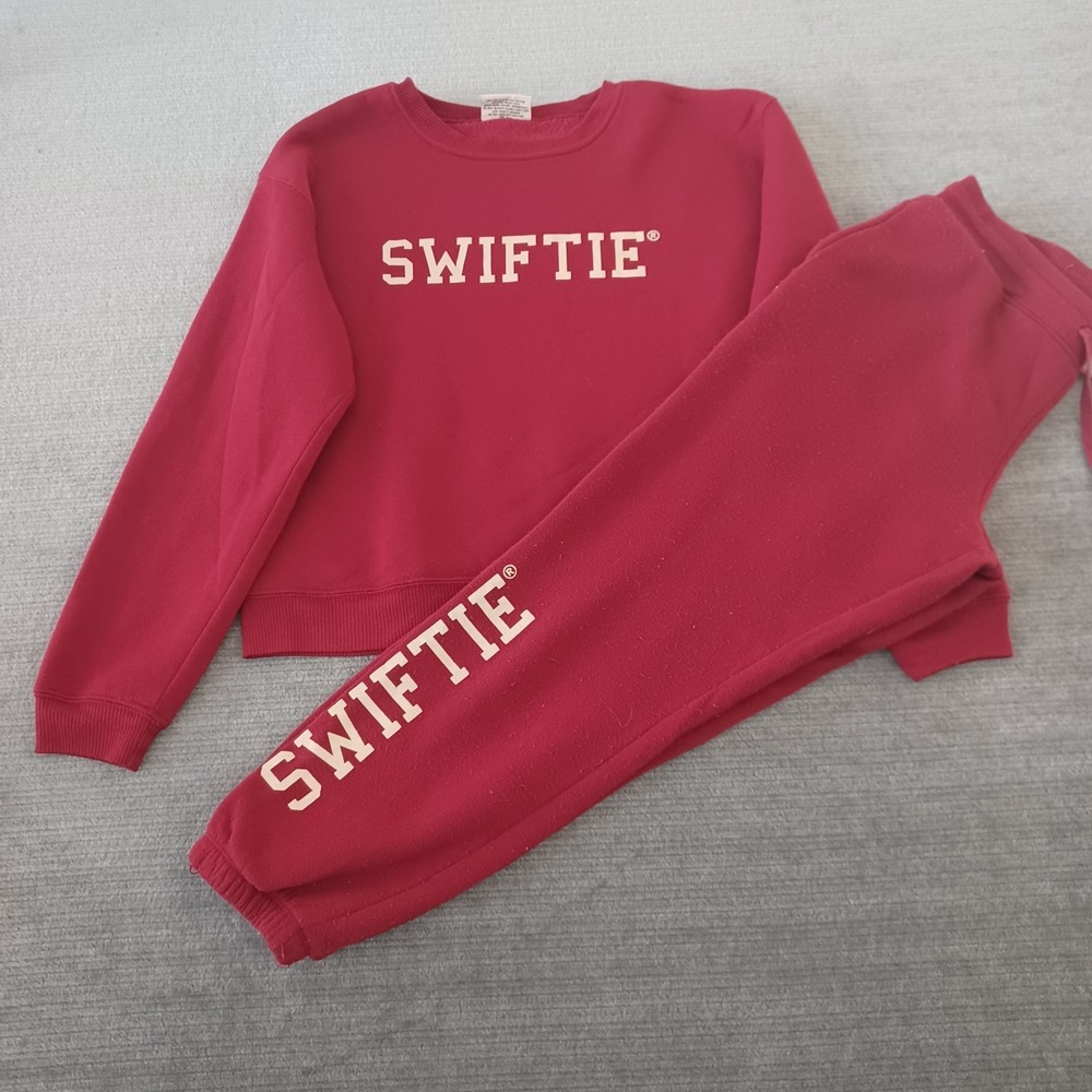Taylor Swift Swiftie Red Sweatsuit Womens Medium Sweater Large Jogger Match Set